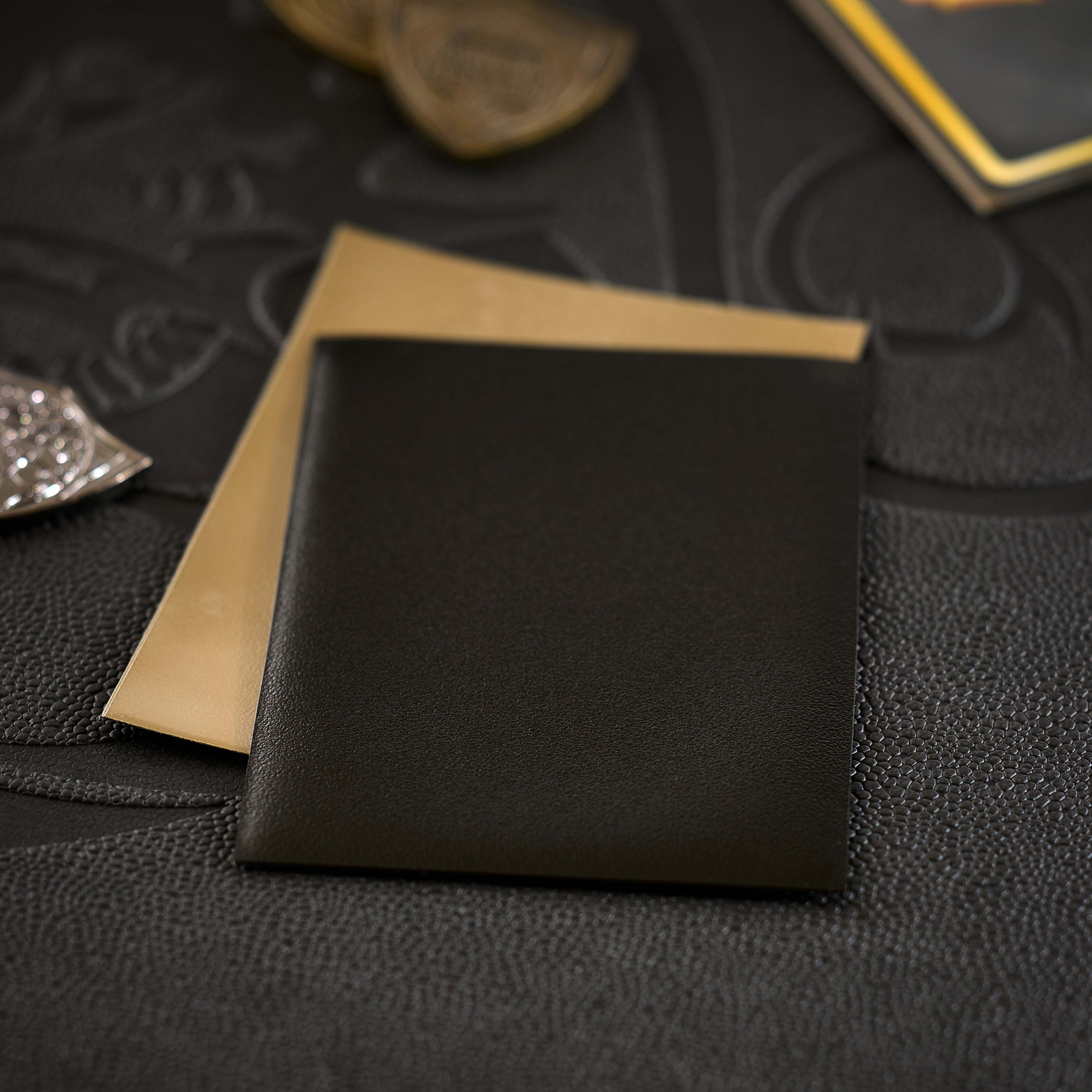 dragon-shield-black-gold-matte-dual-sleeves image 2