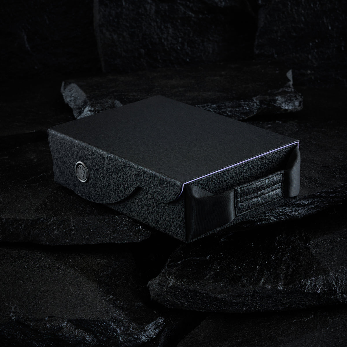 dragon-shield-dragon-vault-deckbox-koffer-black-lilac image 1