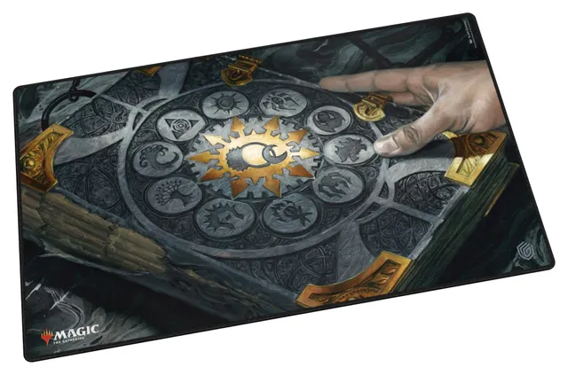 ultimate-guard-play-mat-mtg-guild-summit-tome-of-the-guildpact-schwarz image 1