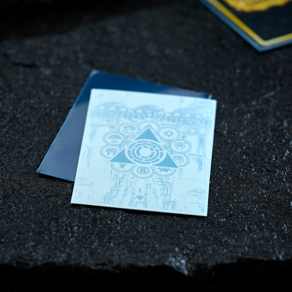 dragon-shield-matte-dual-art-sleeves-guildpact-azorius-senate image 2