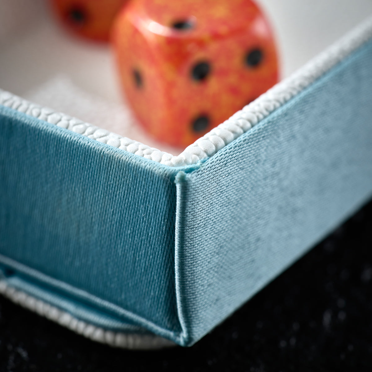 dragon-shield-dragon-tray-white-aqua-w-rfelablage image 3
