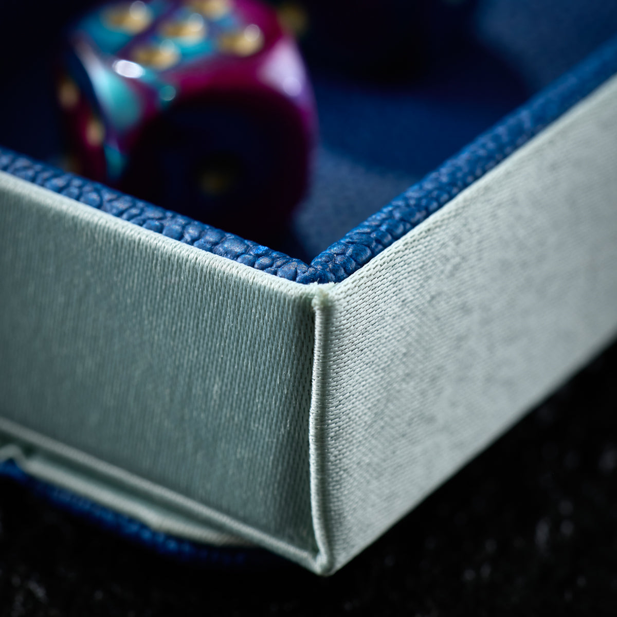 dragon-shield-dragon-tray-blue-mint-w-rfelschale-einsatz image 3