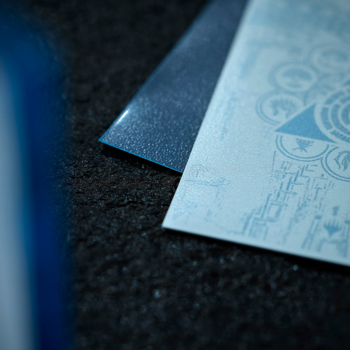 dragon-shield-matte-dual-art-sleeves-guildpact-azorius-senate image 3