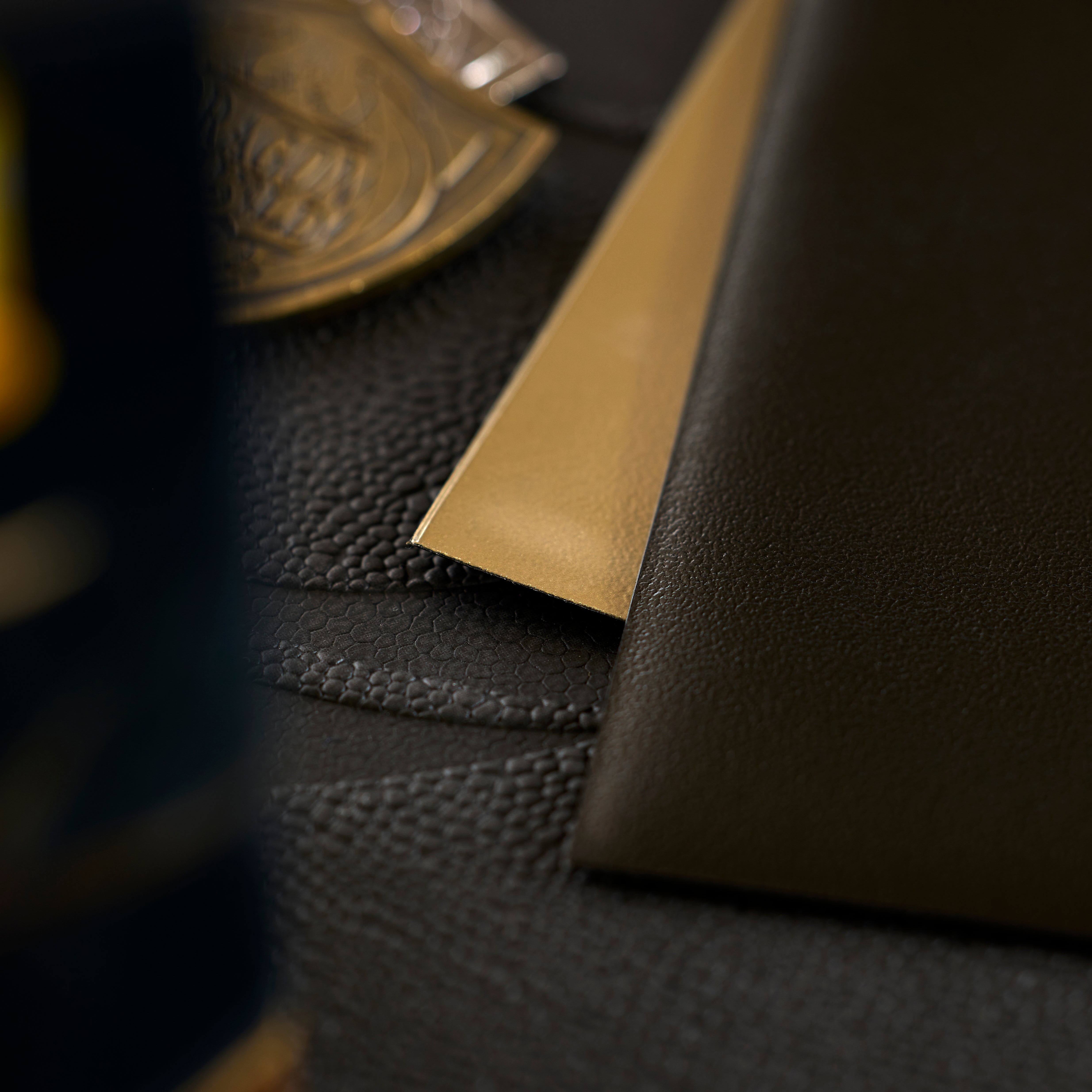 dragon-shield-black-gold-matte-dual-sleeves image 3