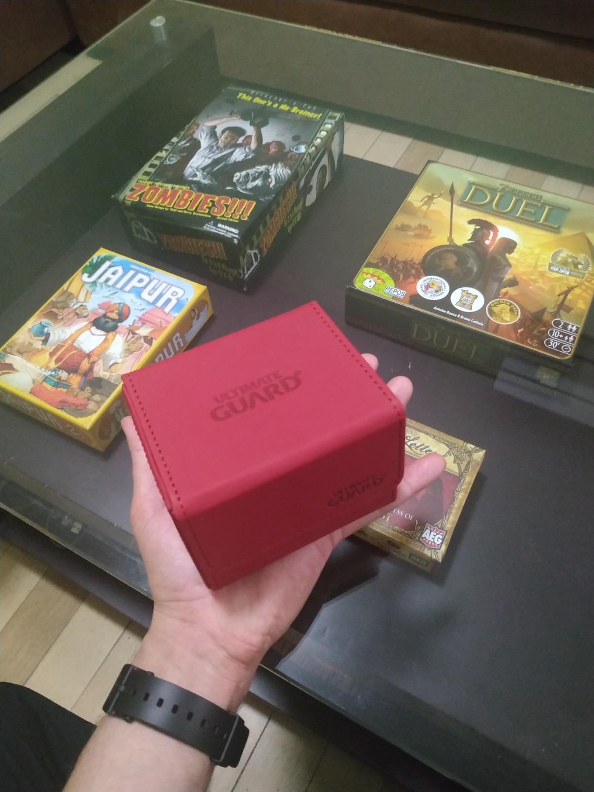 Solide Deckbox für Vielspieler